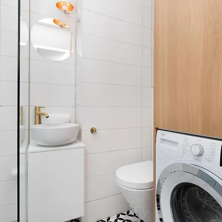 Pastel Apartment With Two Bedrooms And Balcony In Gdynia By Noclegi Renters * גדינייה