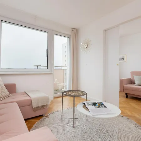 Pastel Apartment With Two Bedrooms And Balcony In Gdynia By Noclegi Renters דירה